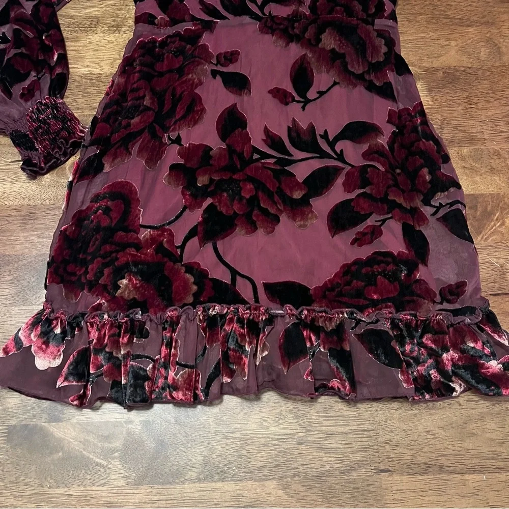 NWT Missguided Devore V Neck Tea Dress Floral Size 4 Red Ruffle Plunge - Picture 11 of 16